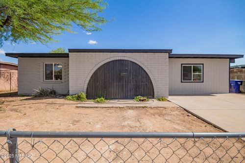 2302 E Canada St, Tucson, AZ, 85706-3408 | Card Image