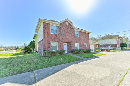 8922 Ledge St, Houston, TX, 77075-1520 | Card Image