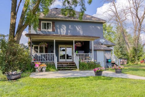 987 County Road B, MONDOVI, WI, 54755-8301 | Card Image