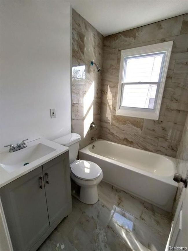 20119 Carrie St, House other with 2 bedrooms, 1 bathrooms and null parking in Detroit MI | Image 14