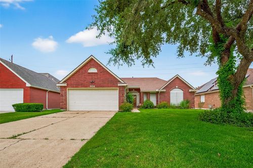 914 W Peach Hollow Cir, Pearland, TX, 77584-2096 | Card Image