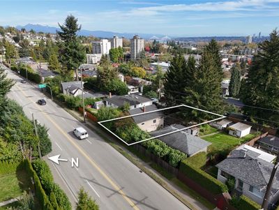 112 10th Ave, House other with 5 bedrooms, 2 bathrooms and null parking in New Westminster BC | Image 1