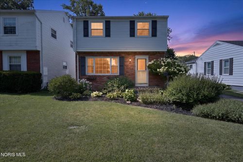 2811 Castleton Ave, Toledo, OH, 43613-3354 | Card Image