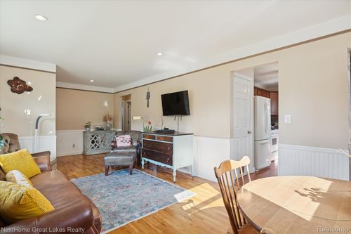 405 Viet St, Davison, MI, 48423-1621 | Card Image