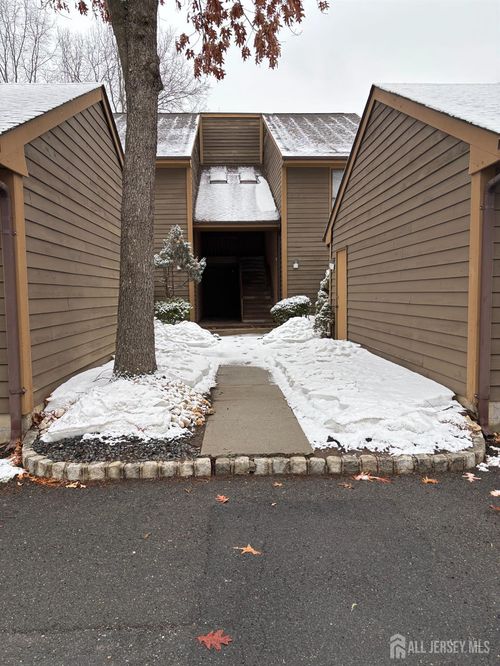 92 Heather Ct, Edison, NJ, 08820-1067 | Card Image