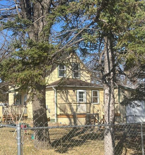 101 2nd St N, Karlstad, MN, 56732 | Card Image