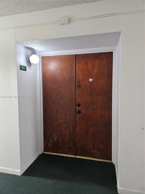 214-2-11780 Sw 18th St, Miami, FL, 33175 | Card Image