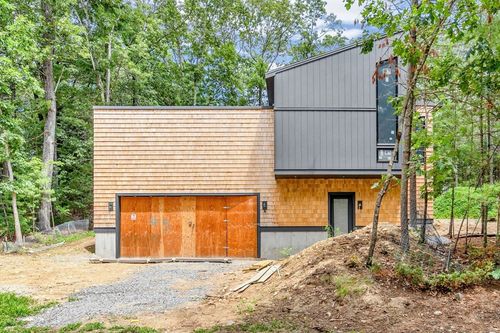 56 Seymour St, Concord, MA, 01742-5754 | Card Image