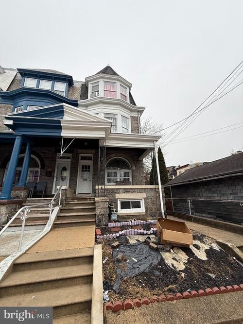 911 N Front St, Reading, PA, 19601-2017 | Card Image