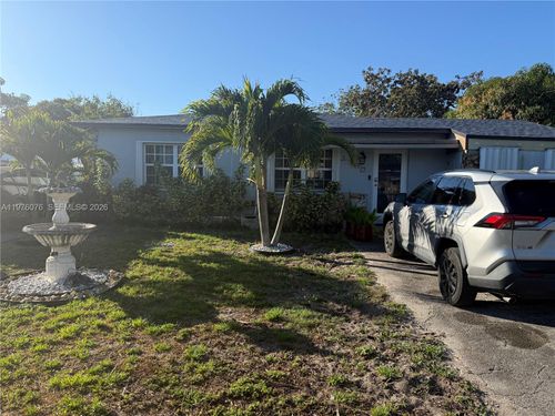 0-1350 Ne 134th St, North Miami, FL, 33161-4352 | Card Image
