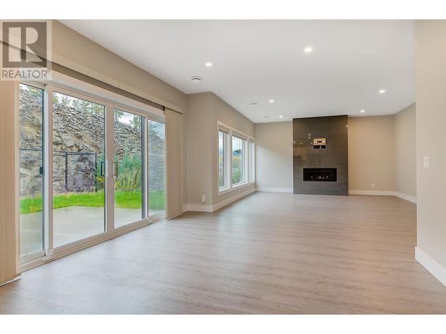 788 Acadia St, House other with 4 bedrooms, 3 bathrooms and 2 parking in Kelowna BC | Image 9