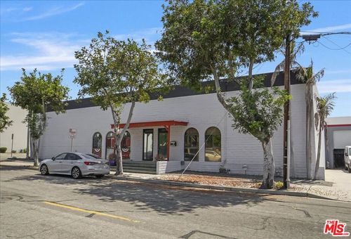 1940 Freeman Ave, Signal Hill, CA, 90755-1210 | Card Image