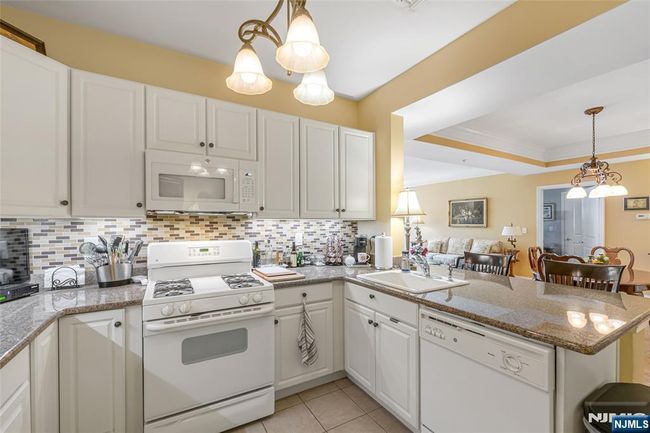 7108 Ravenscroft Rd, Condo with 2 bedrooms, 2 bathrooms and null parking in Clifton NJ | Image 16