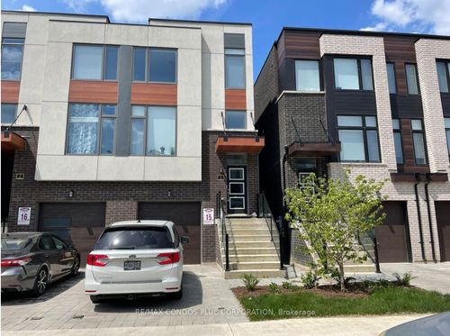 4 Wild Rose Gdns, North York, ON, M6L0A5 | Card Image