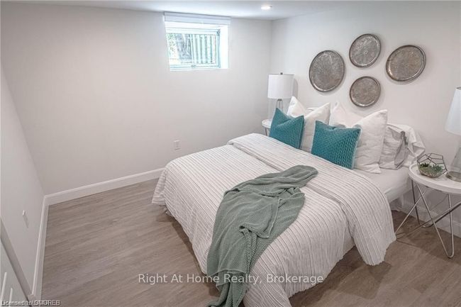 341 Vancouver St, House other with 4 bedrooms, 2 bathrooms and 5 parking in London ON | Image 15