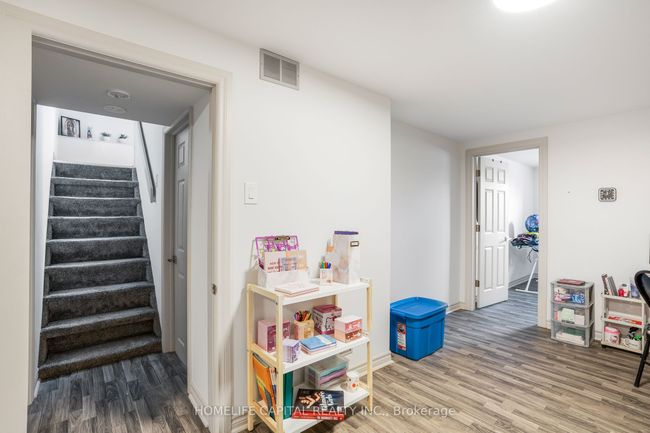43 A Norway Spruce St, House other with 4 bedrooms, 1 bathrooms and 3 parking in Stittsville ON | Image 23