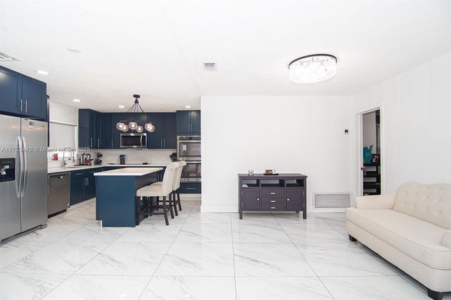 8612 Miramar Blvd, House other with 4 bedrooms, 2 bathrooms and null parking in Miramar FL | Image 6