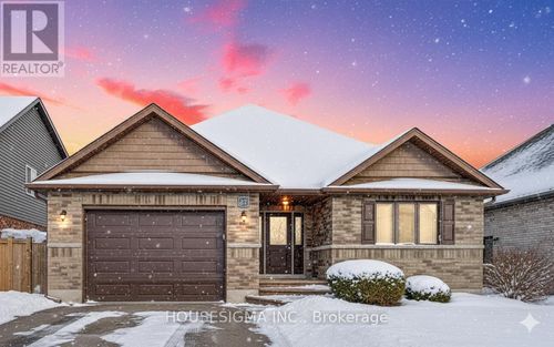 27 Portland St, Collingwood, ON, L9Y0W9 | Card Image