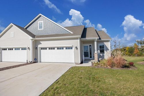 812 Bridlewood Dr, Hartford, WI, 53027-2799 | Card Image
