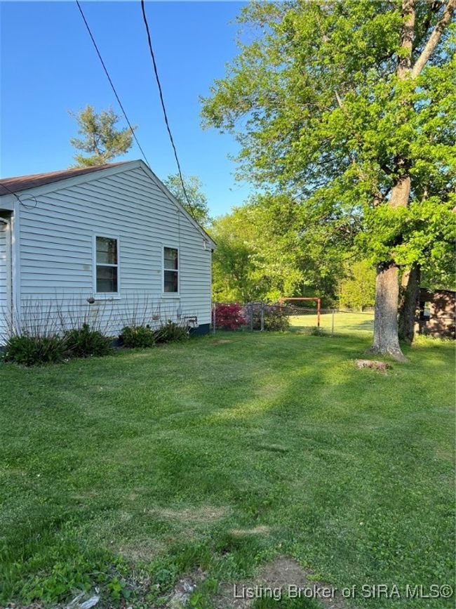 4414 Grant Line Rd, Home with 4 bedrooms, 1 bathrooms and null parking in New Albany IN | Image 39