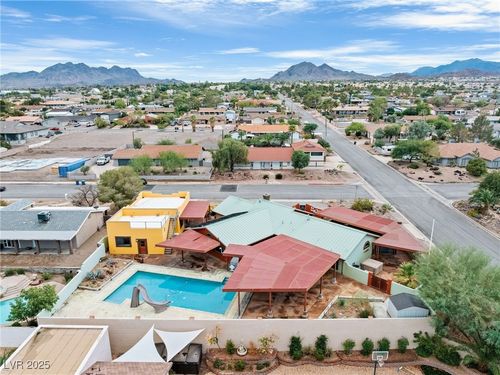 300 E Longacres Dr, Henderson, NV, 89015-8118 | Card Image