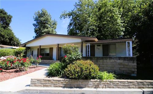 19364 Avenue Of The Oaks, Newhall, CA, 91321-1400 | Card Image