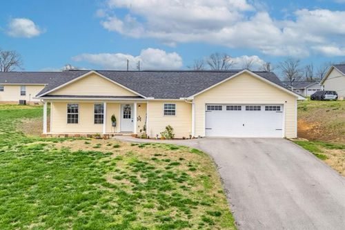 2026 Jonathon Dr, White Pine, TN, 37890-2400 | Card Image