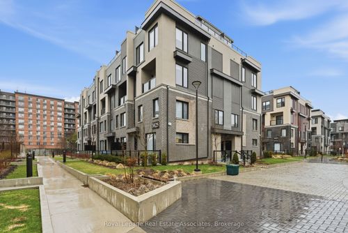 10-3425 Ridgeway Dr, Mississauga, ON, L5L0B9 | Card Image