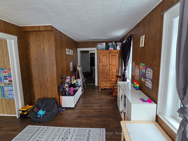 7122 Bank St, Home with 4 bedrooms, 2 bathrooms and 16 parking in Metcalfe ON | Image 6