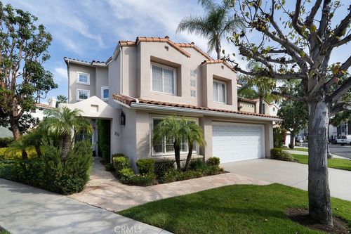 311 Long Pt, Long Beach, CA, 90803-6805 | Card Image