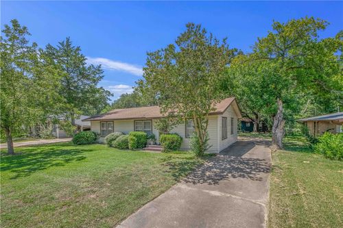3028 Tennessee Ave, Bryan, TX, 77803-1037 | Card Image
