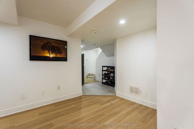 32 Charger Lane, House other with 8 bedrooms, 4 bathrooms and 2 parking in Brampton ON | Image 38