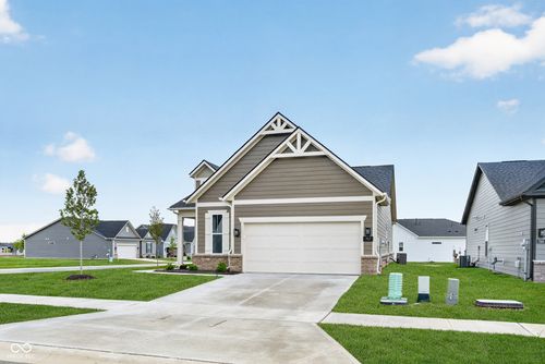 757 Daisy St, Greenwood, IN, 46143-8469 | Card Image