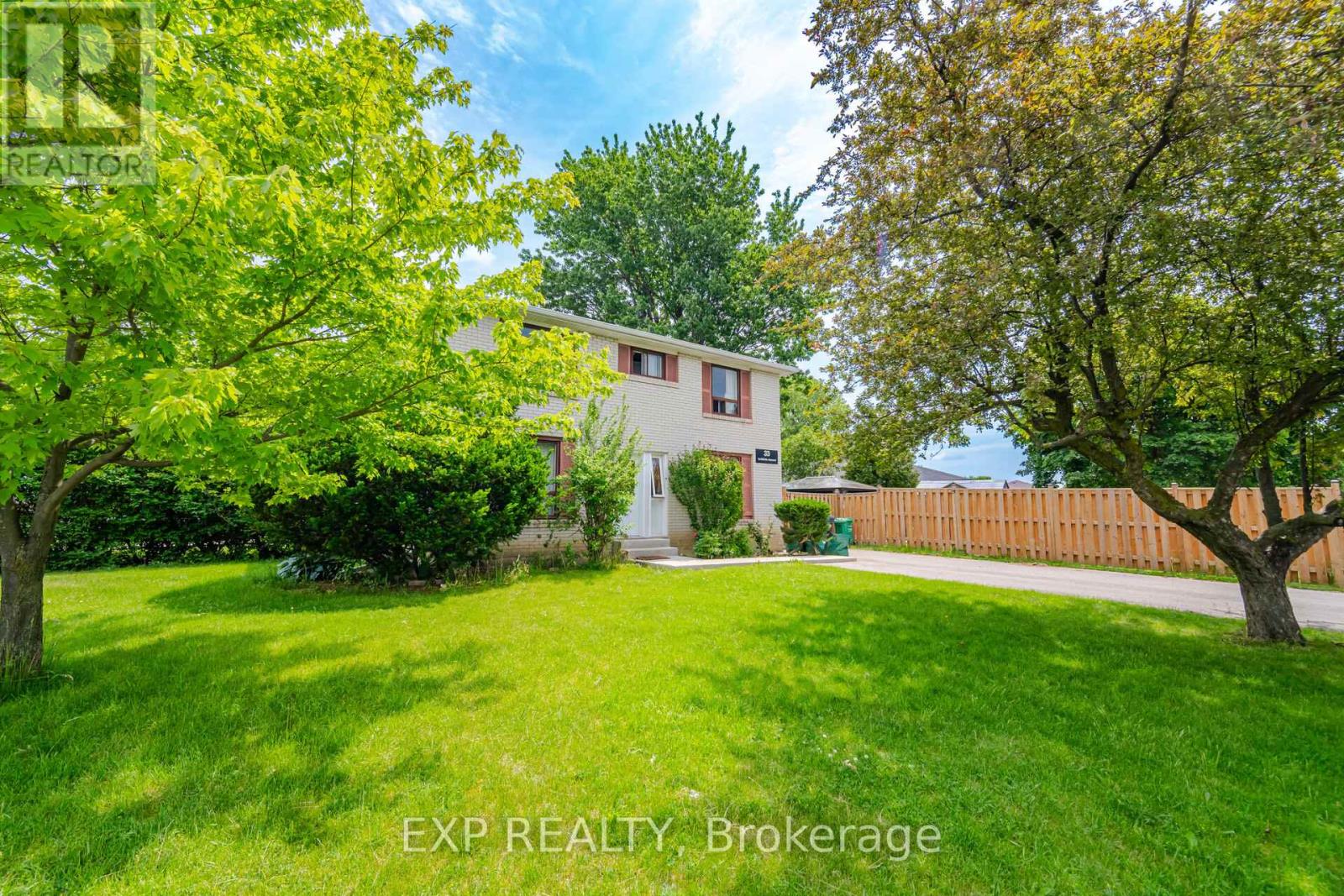 Residential in Brampton (Southgate) 3