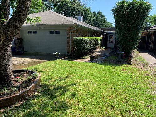 511 Essex Pl, Euless, TX, 76039-7889 | Card Image