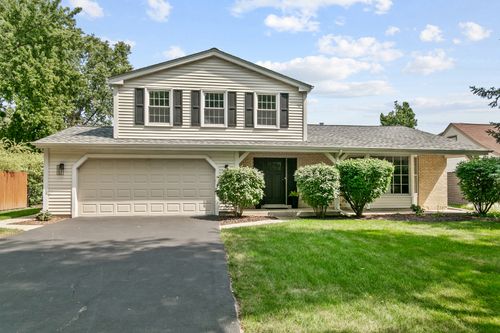 1554 Chickasaw Dr, Naperville, IL, 60563-1306 | Card Image