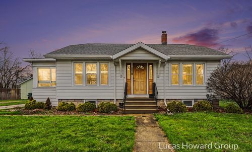 116 N Douglas Ave, Three Rivers, MI, 49093-2242 | Card Image