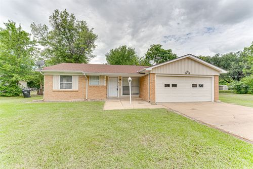 1411 Skyline Dr, Greenville, TX, 75401-2239 | Card Image