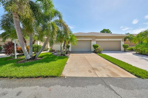 16-633 Tremont Greens Ln, SUN CITY CENTER, FL, 33573-8042 | Card Image