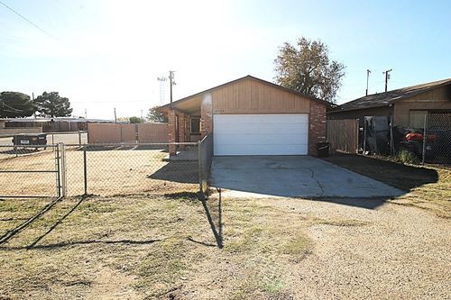 38779 E Williams St, Yermo, CA, 92398 | Card Image