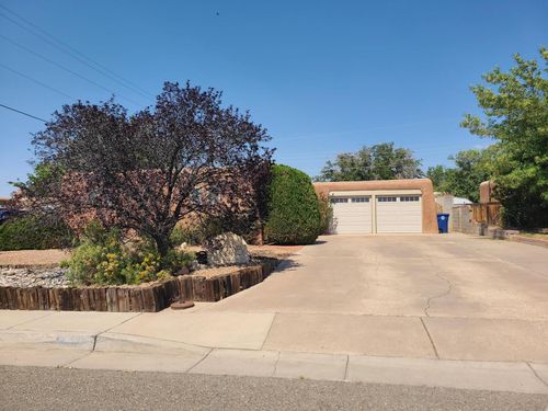 4805 Hilton Ave Ne, Albuquerque, NM, 87110-1144 | Card Image
