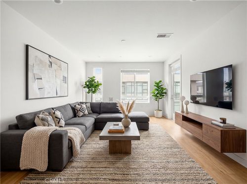 2402 Nolita, Irvine, CA, 92612-8545 | Card Image