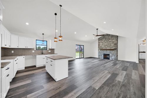 2 S Carney Dr, Saint Clair, MI, 48079 | Card Image