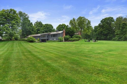 2894 West Rd, Manchestr Ctr, VT, 05255-9384 | Card Image