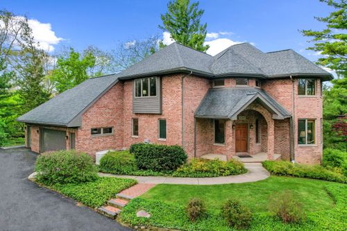 445 Huntington Dr, Ann Arbor, MI, 48104-1821 | Card Image