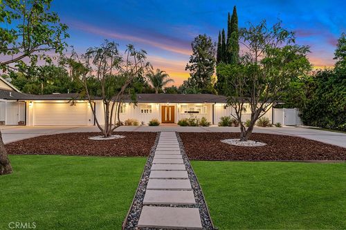 4540 Del Moreno Dr, Woodland Hills, CA, 91364-4641 | Card Image