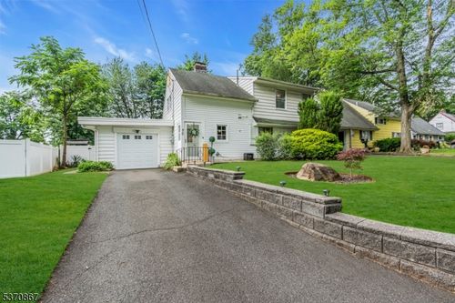 90 Ridge Rd, Colonia, NJ, 07067-3045 | Card Image