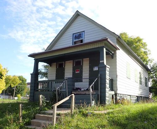 2364 N 21st St, Milwaukee, WI, 53206-1555 | Card Image