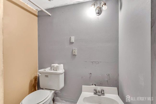 27 Grove Ave, House other with 3 bedrooms, 2 bathrooms and null parking in WOODBRIDGE NJ | Image 18