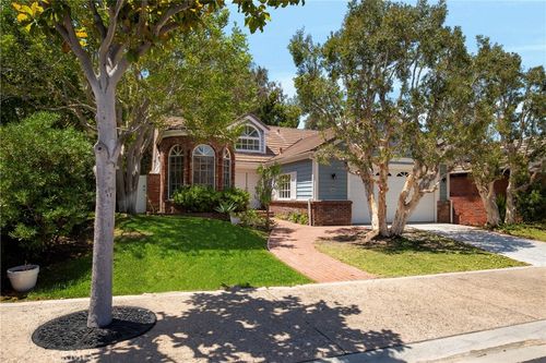 1 Cambridge, Manhattan Beach, CA, 90266-7223 | Card Image